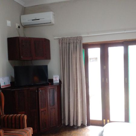 Buffalo Hotel Hectorspruit Exterior photo
