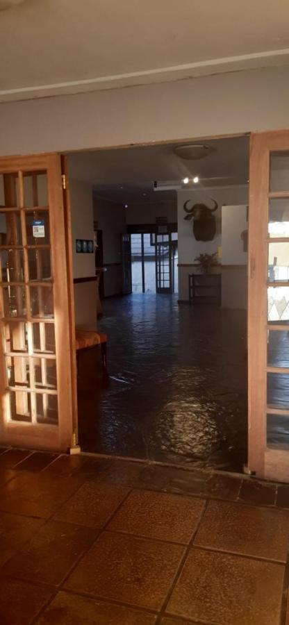 Buffalo Hotel Hectorspruit Exterior photo