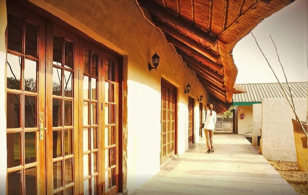 Buffalo Hotel Hectorspruit Exterior photo