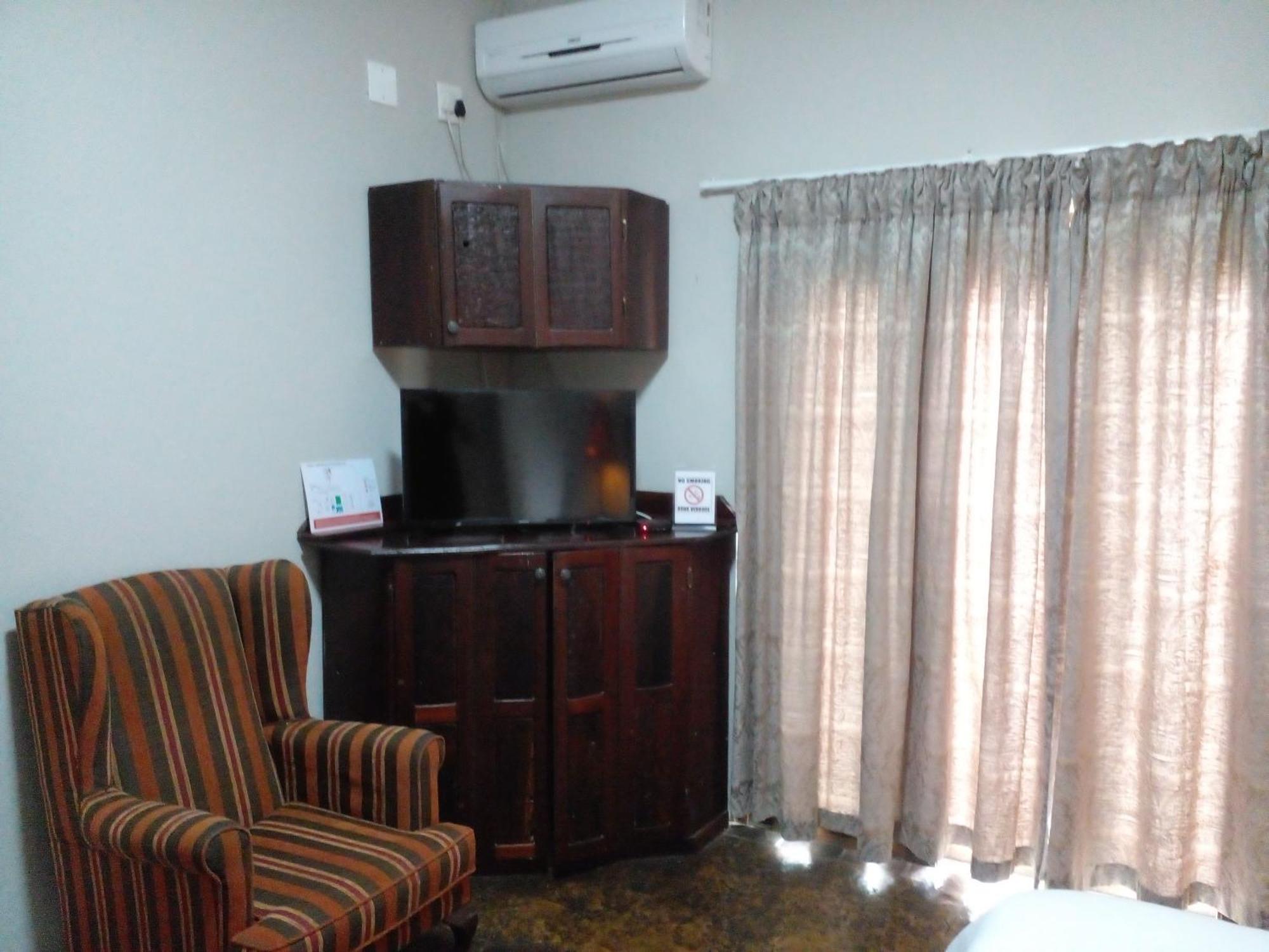 Buffalo Hotel Hectorspruit Exterior photo