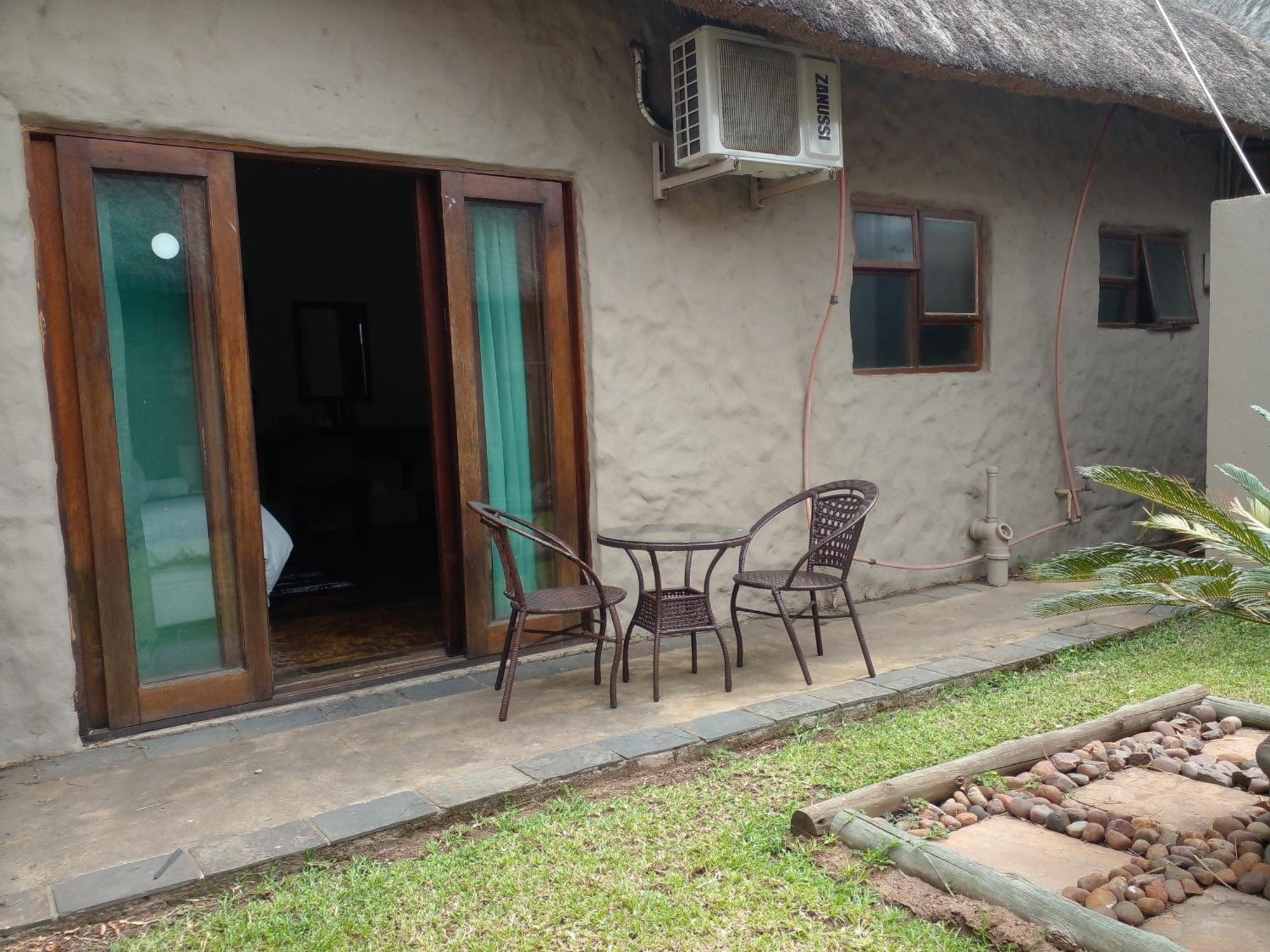 Buffalo Hotel Hectorspruit Exterior photo