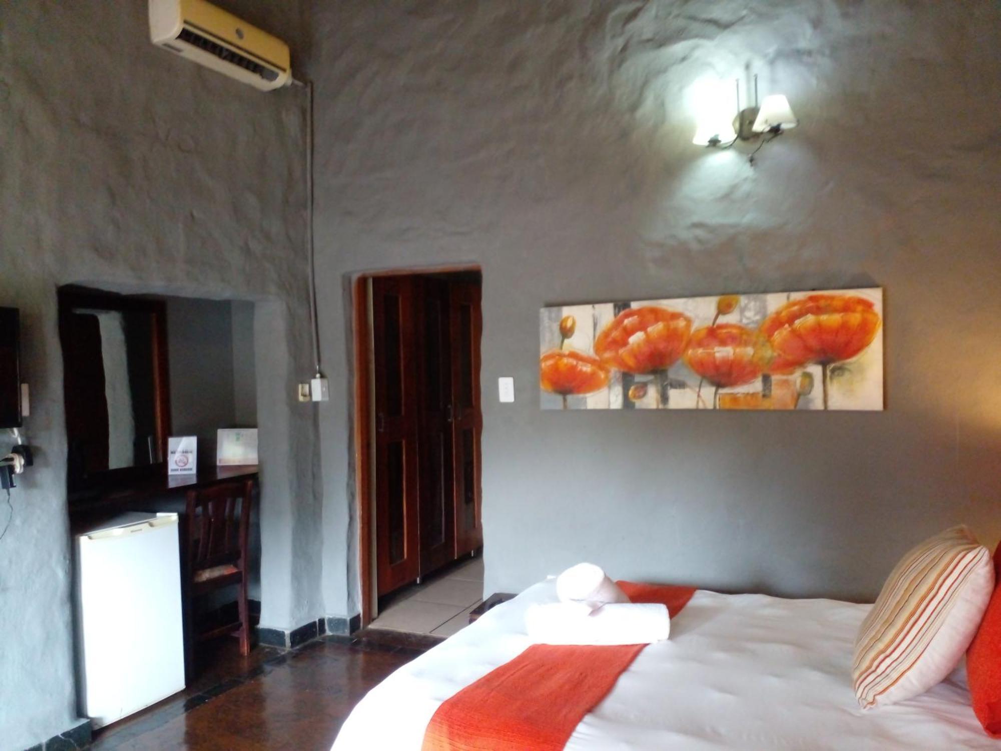Buffalo Hotel Hectorspruit Exterior photo