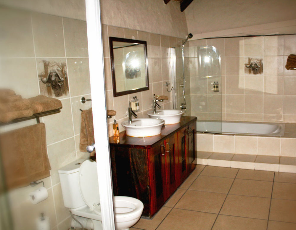 Buffalo Hotel Hectorspruit Exterior photo